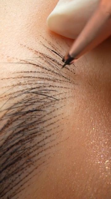 Kalıcı Makyaj Dünyasının Bir numaralı Tekniği; Nanobrows Kıl Tekniği Kaş Tasarımı