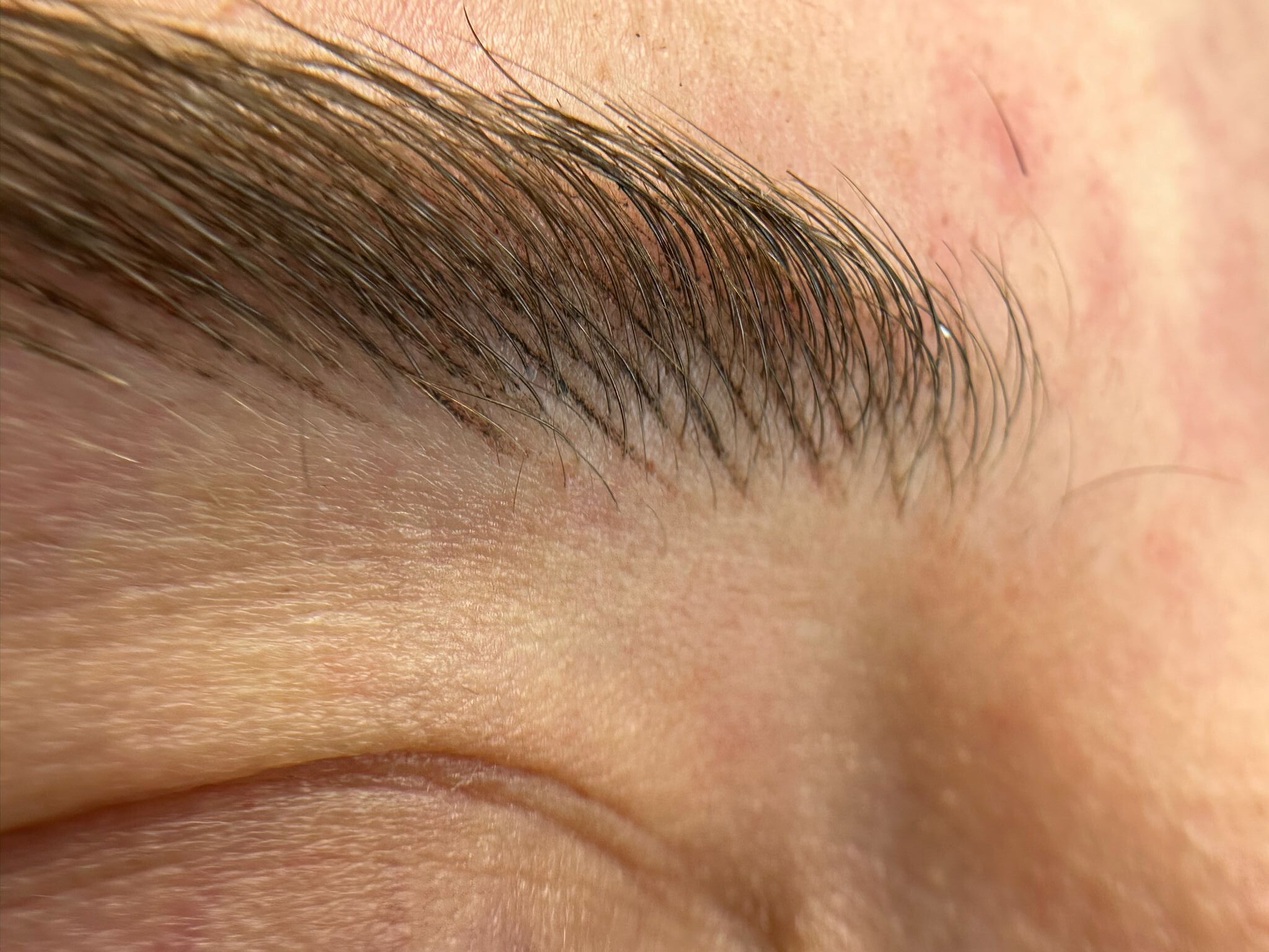 nano brows kıl tekniği uygulaması
