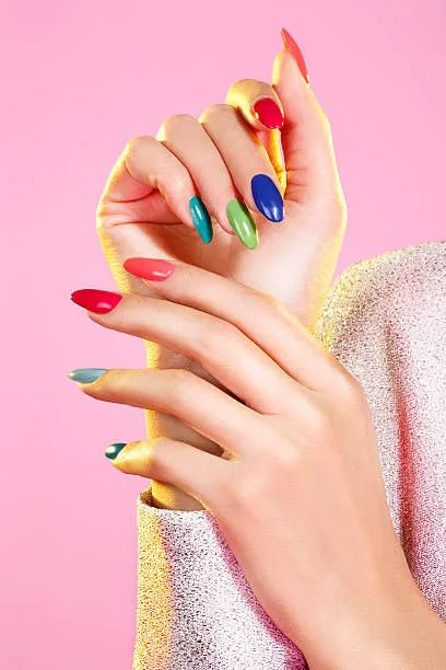 PROTEZ TIRNAK VE BAKIMLI ELLER